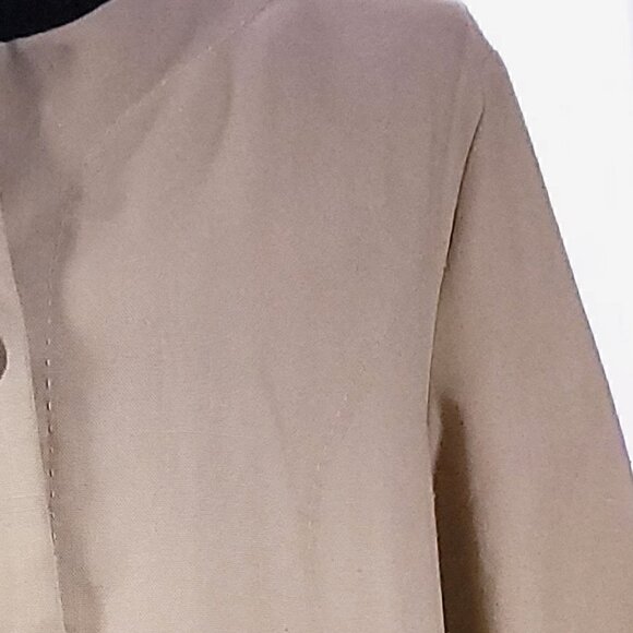 TravelSmith Women's 4 Button Tan Jacket Size L - Picture 4 of 11